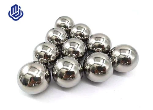 Titāna krelles/bumba